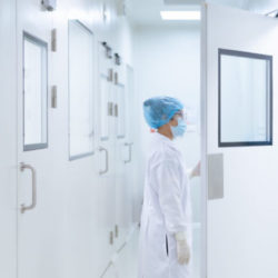 3 Ways You Can Reduce the Introduction of Particles in a Cleanroom